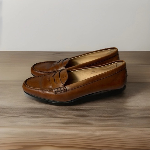 Tod’s Driving Penny Loafers Womens Size 36/US 6 Brown Leather Slip On Italy - Picture 1 of 11